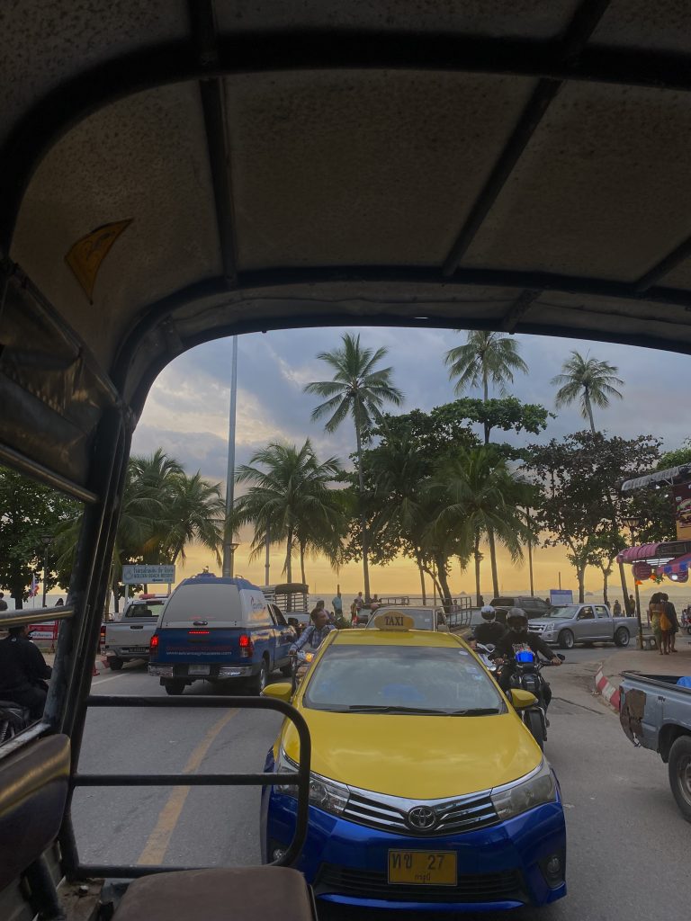 Photo d'un coucher de soleil en Thaïland à Krabi